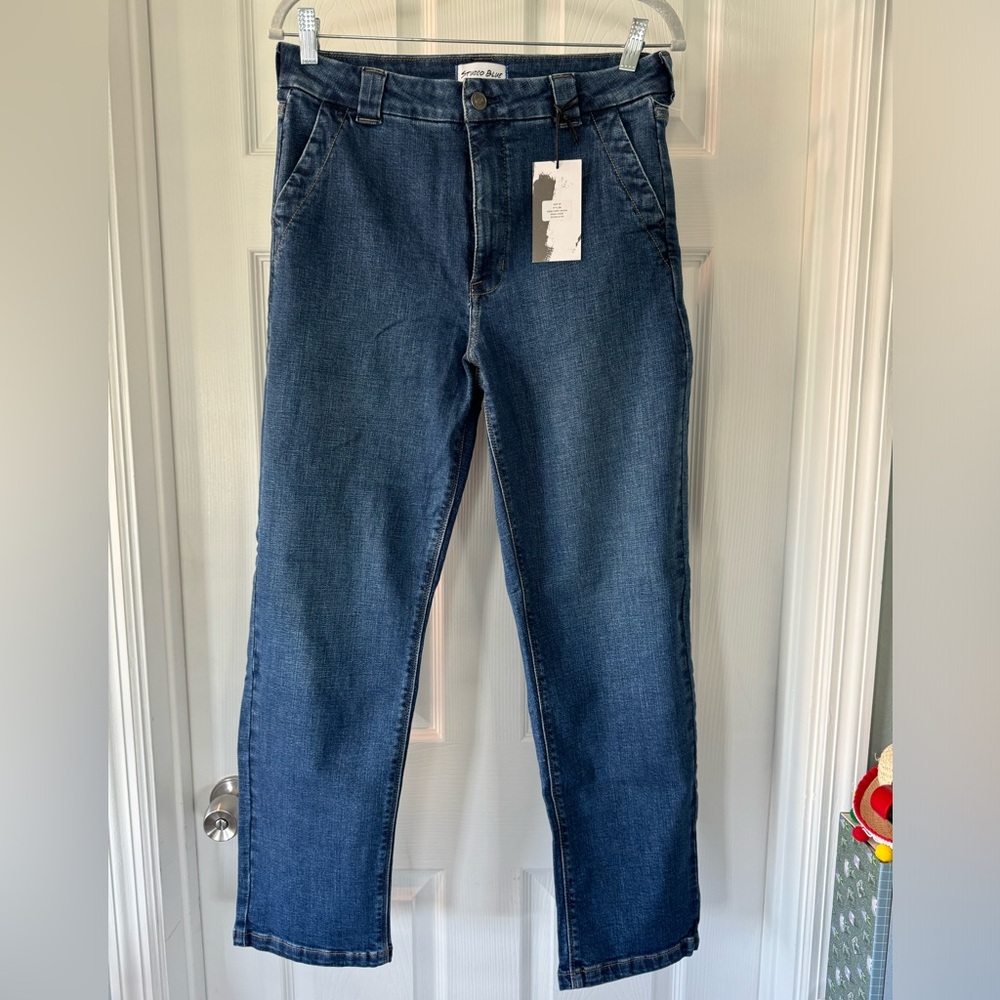 Studio Blue Jeans. NWT size 8/29.